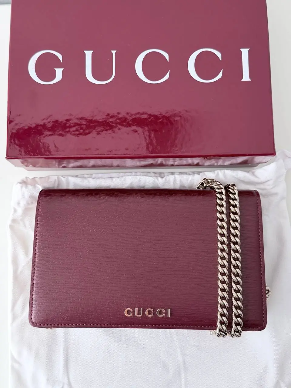 Pre-owned Leather Shoulder Bags Cartera con Cadena Gucci en Piel Texturizada Color Guinda Burdeos