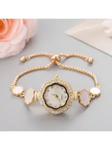 New Arrival Casual Flower Design Women's Wristwatch, With Cute Small Dial, Crystal Decorated Floral Strap, Alloy Quartz Watch, Perfect Gift For Daily Wear Holiday As A Gift For Students Returning To School