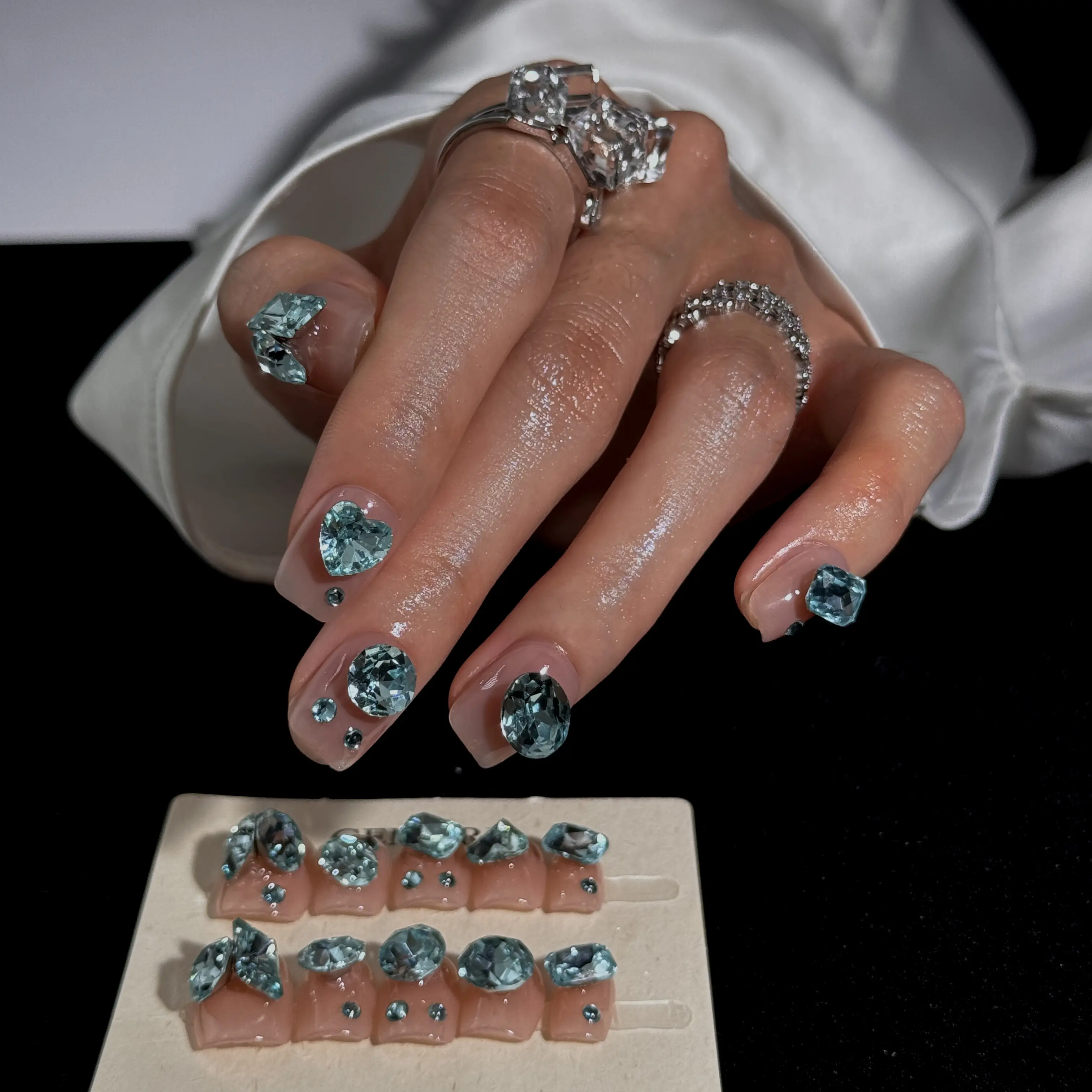 (AM0034#) Handmade Press-On Nails | Reusable, Salon-Quality, Long-Lasting, Glossy Design, Crystal Rhinestone Press On Nails, Short Square Nude Pink Gemstone Fake Nail Set