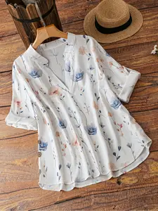 Elegant Lightweight Plus Size Women's Shirt with Floral Print V-Neck, Loose-Fitting Casual Blouse for Everyday Wear, Stylish Fashion Top, Womenswear Aesthetic