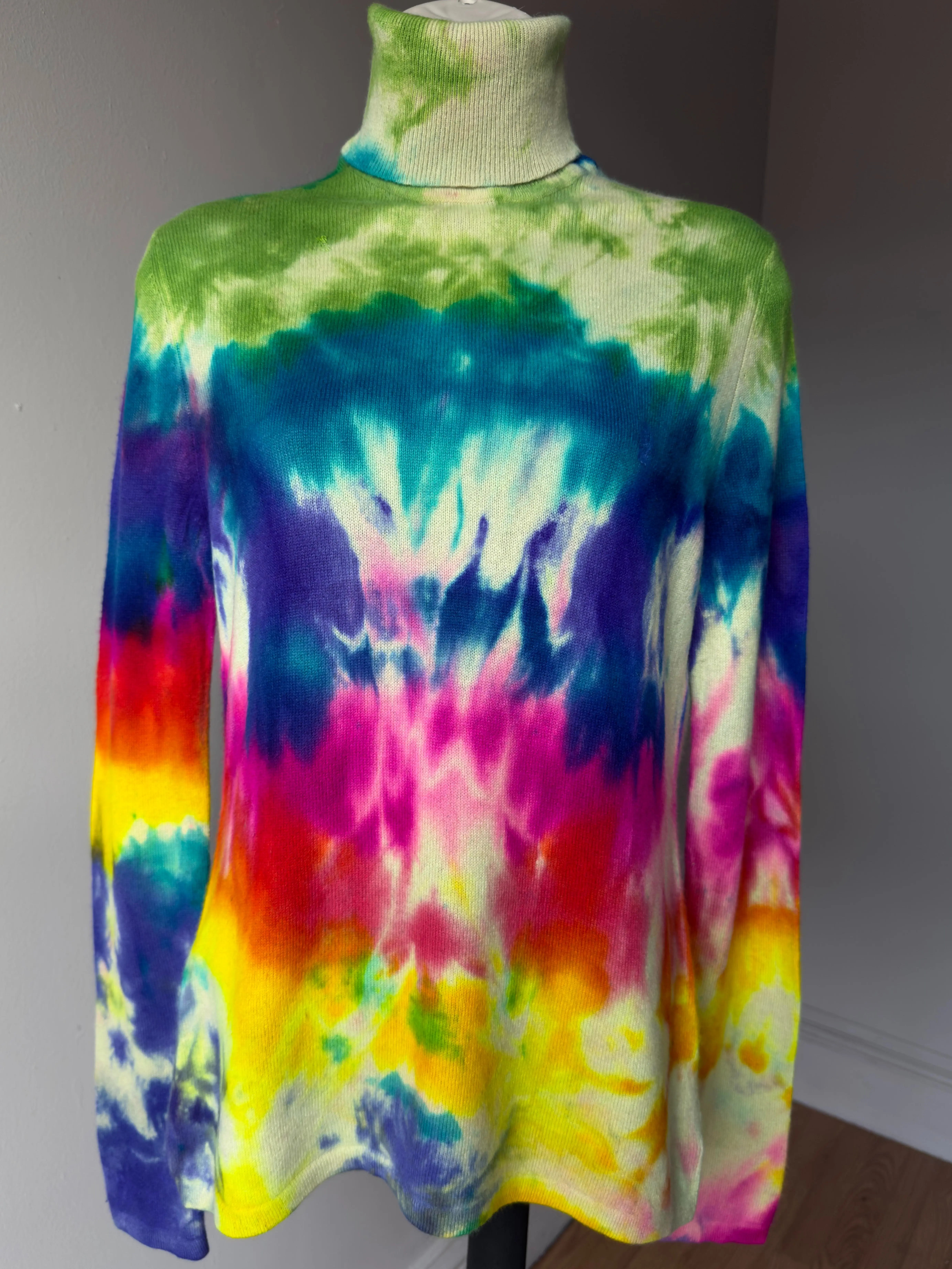 Women’s S-M Rainbow Cashmere Turtleneck Tie Dye Vibrant Sweater