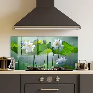 GCKG Beautiful white lotus flower in the lake Tempered Glass Kitchen Backsplash, Stove Back Cover, Stove Splashback, Cutting Board, Kitchen Wall Decor