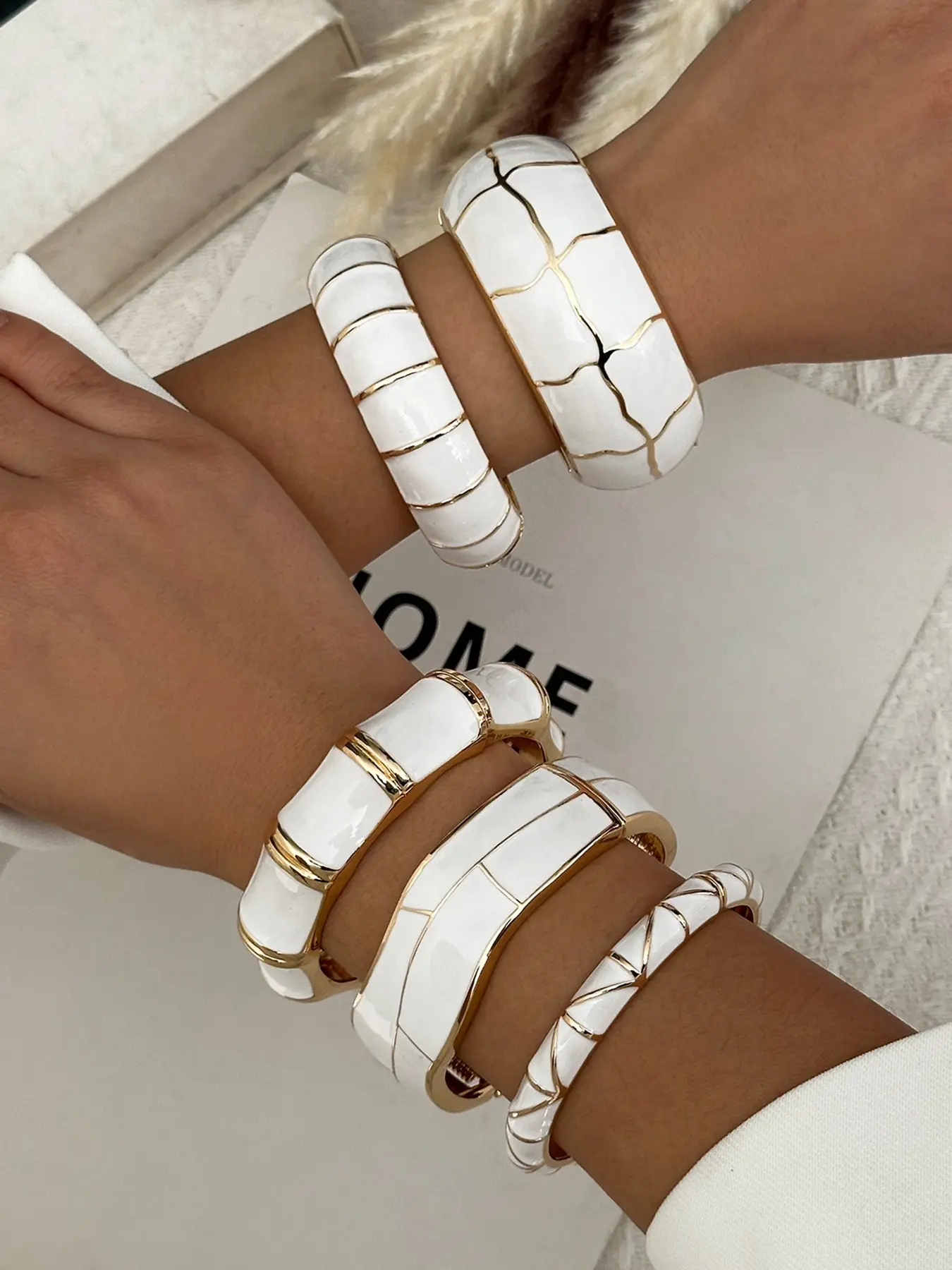 5-Piece Fashion Business Vintage Light Oil-Drop Irregular Bracelets Set, Stackable Bracelets, Elegant Jewelry Bracelet, Large Medium Small Sizes, Perfect for All Holidays, Vintage Appeal, Size Variety, Holiday Ready