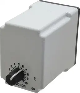 Macromatic 8 Pin, Multiple Range DPDT Time Delay Relay 10 Contact Amp, 120 VAC/VDC, Knob TR-50222-05