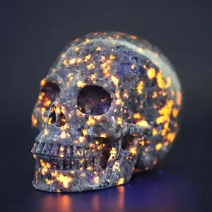 Luminous Skull Shaped Stone, 1 Count UV Light Reaction Fire Flame Stone Skull Ornament, Decorative Statue for Home Office Desktop, Home Decor, Halloween