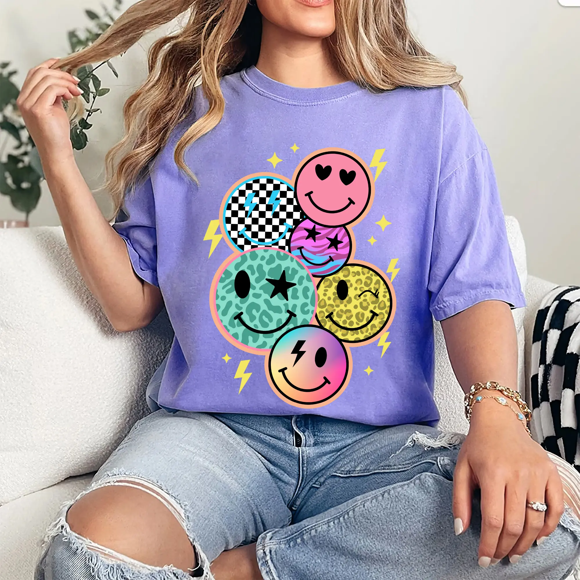 Comfort Color Smiling Faces Shirt, Checkered Retro Smiling Face T-shirt, Smiling Face Cotton Shirt, Happy Face Shirt, Cute Smile Face Thunder Tshirt, Trendy Vintage Graphic Tee, Womenswear Cotton Fit Top Oversized