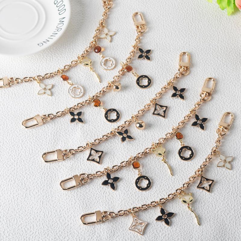 Black and White Pink Lucky Clover&Golden Ball&Fox Pendant Bag Decorative Chain, Valentine's Day Gift, Mother's Day Gift Fashion Accessories Charm