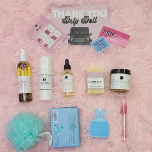 The Everything Bundle (4oz Scrub) - 9 Luxe Essentials: Turmeric Bar, Spot Control Oil, Brighten Me Scrub, Hair Oil, Turmeric Deodorant, Lip Plumper Glossy Lipgloss, Cosmetic Exfoliator, Makeup Wipes & Handbag To Hydrate & Moisture Skin