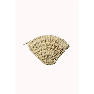 RAFFIA SEASHELL POUCH