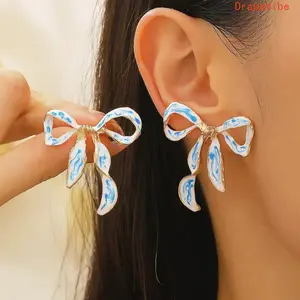 Women's 2-Piece Vintage Oil Painting Drop Earrings - Blue Porcelain Bow, Enamel Ribbon, Elegant Fashion Jewelry, Earring for Women, Daily Outfit Accessory (Sports & Outdoor Fan Shop Gaming Accessory)