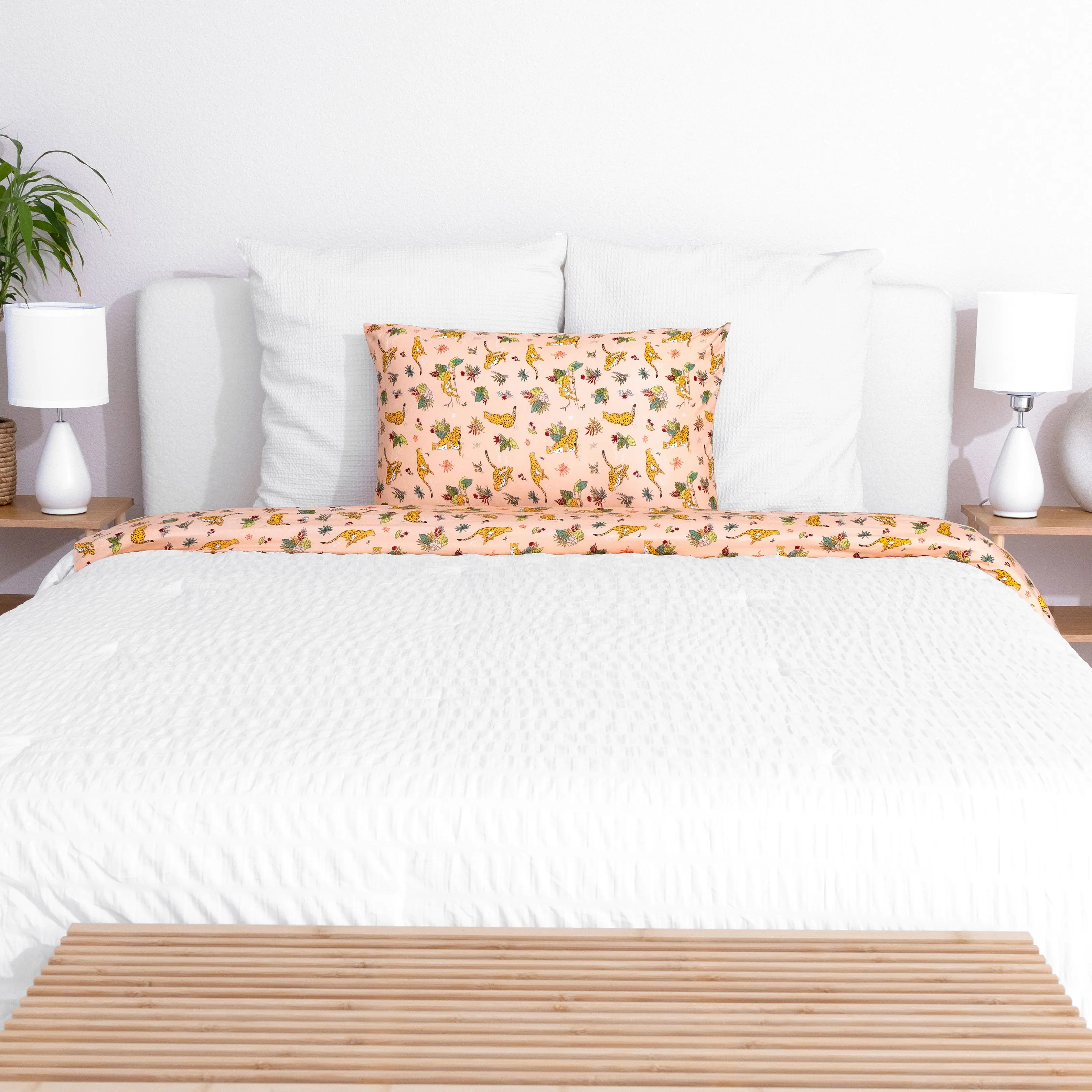 Pounce In Paradise Cheetah Bamboo Bed Sheet Set