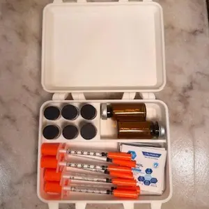Peptide Case holds 3mL vials(6) and 10mL vials(2) Peptide Case holds 3mL vials(6) and 10mL vials(2)