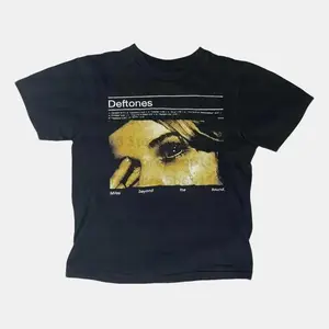 Y2K Deftones Baby Tee, Aesthetic Women Letter Gothic Tops, 2000s Streetwear, Vintage 90s Casual Short Sleeve Baby Tee, 2000s Y2K Style Clothes, Baby Tee Emo Girl, Outfit Going, OOTD, Downtown Girl Baby Tee, Gift For Her, Outfits