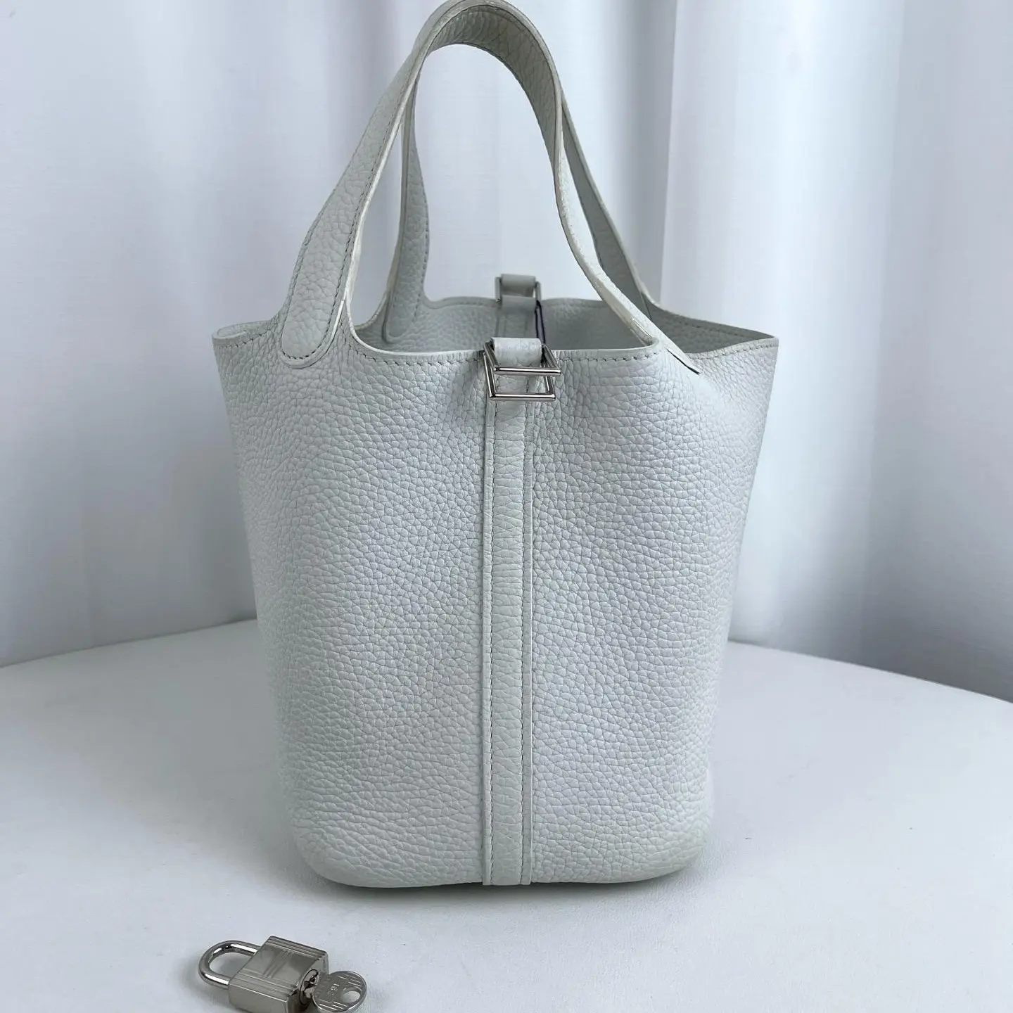 Pre-owned HERMÈS Clemence Picotin Lock 18 24131801