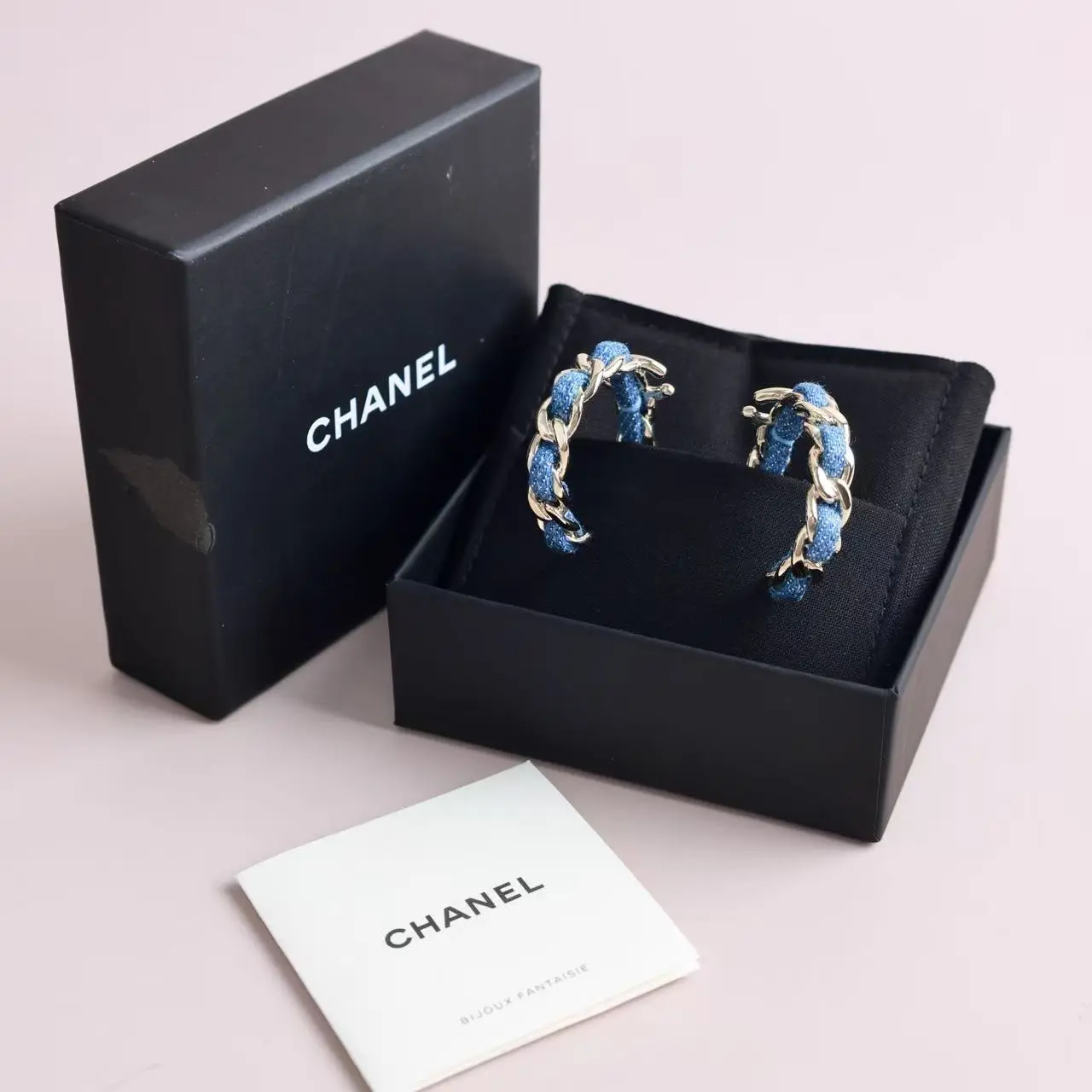 Pre-owned Chanel 25S Denim Braided Gold Hardware Hoop Earrings 0513GIA