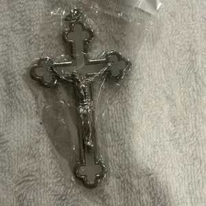 Hand Cross - Elegant Silver Crucifix with Detailed Jesus Figure for Wall Decor and Religious Gifts