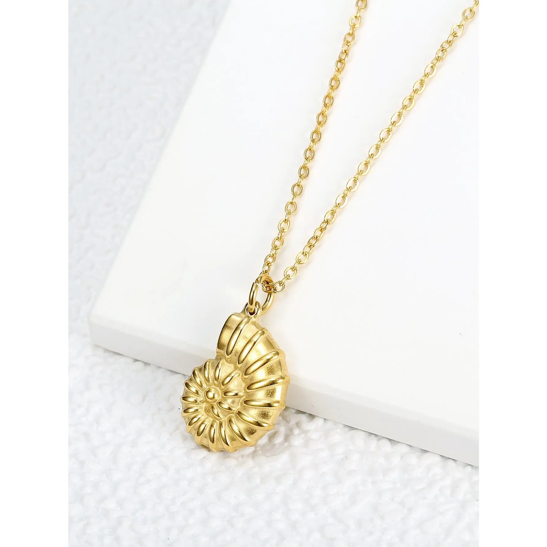 Retro Ammonite Pendant Necklace, Edgy Geometric Stainless Steel Long Chain Jewelry for Unisex Casual Party Wear, Includes Pendant, Steel Chain, Chain Jewelry Necklaces