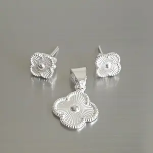 950 Silver Flower Shape Earrings and Pendant Set - Elegant Jewelry for Women