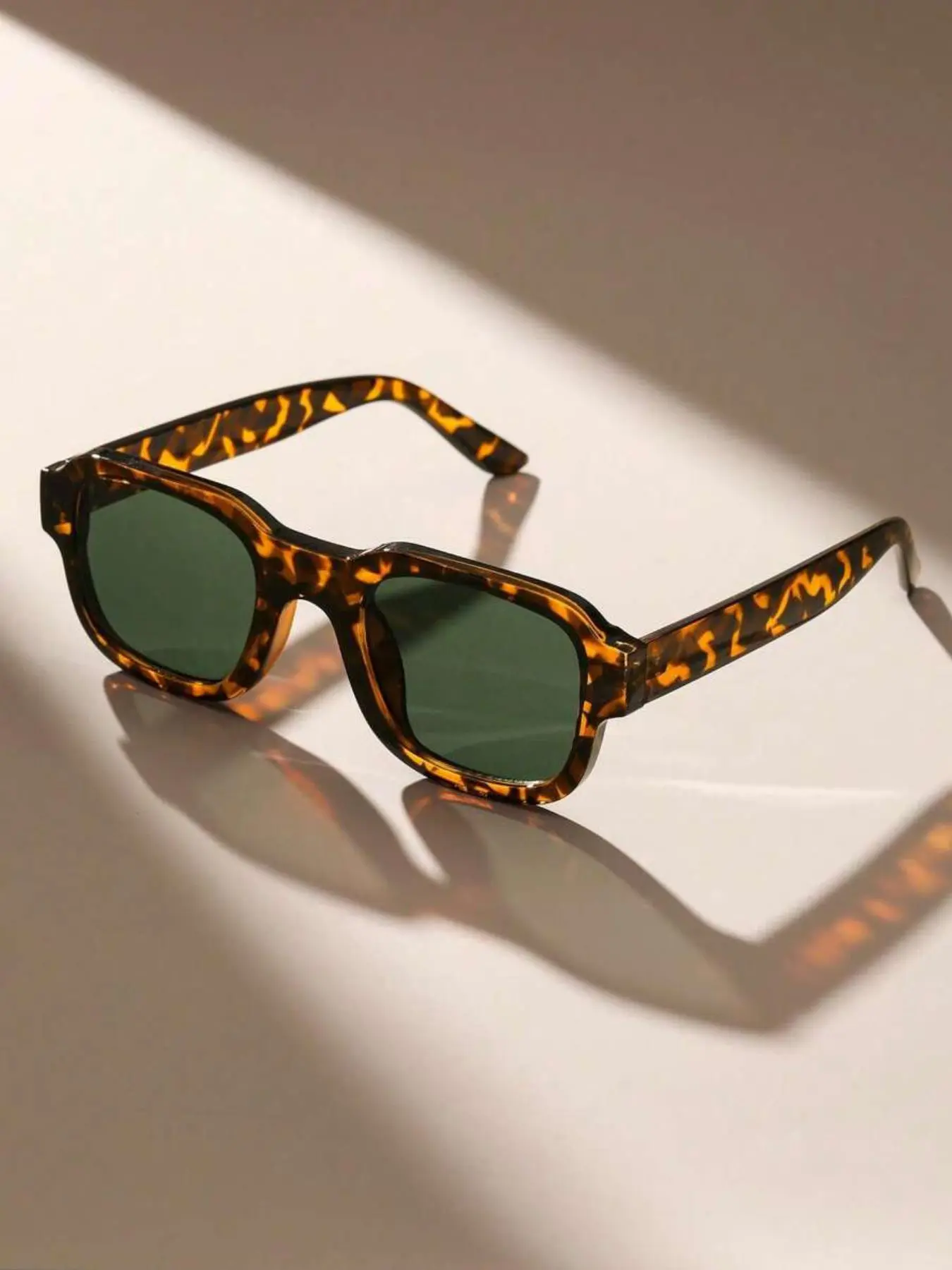 Vintage Tortoiseshell Pattern Sunglasses, Retro Fashionable Sunglasses, Trendy Casual Sunglasses for Women for Everyday Use, Trendy Styling Sunglasses, Trendy Beach Eyewear, Summer Trendy Sunglasses
