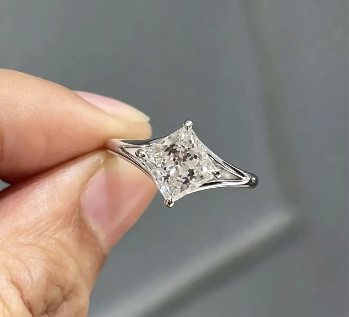 PT950 Lab-Grown Radiance Diamond Ring — 2.5 carats, understated luxury with a premium feel, suitable for everyday wear and for engagement/marriage proposals, A1-PWQ03251