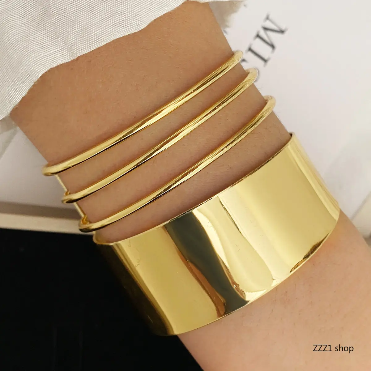 Women's 7cm Wide Minimalist Chunky Gold Cuff Bangle - Sports Outdoor Wristband, Trendy Open Arm Bracelet, Aesthetic Engraved Feather Leaf Chevron V-Shaped Multi-Row Wire-Intertwined Multi-Style Pack Jewelry, 7 #7Cm Wide