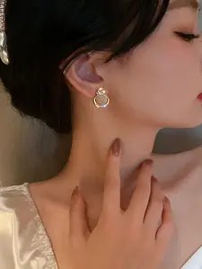 Elegant Cat Eye Stone Stud Earrings with Rhinestones, High Quality Earrings, Silver Color Letter Design, Unisex Fashion Jewelry for All Seasons