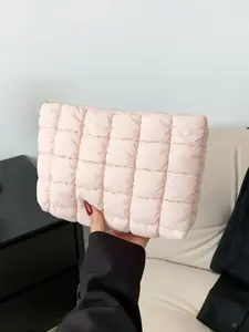 Quilted Plaid Padded Makeup Bag, Handheld Cosmetic Pouch, Casual Clutch, Large Capacity Quilted Design Clutch, Travel Storage Bag With Zipper, Travel Cosmetic Bag, Makeup Organizer, Christmas Gift Idea