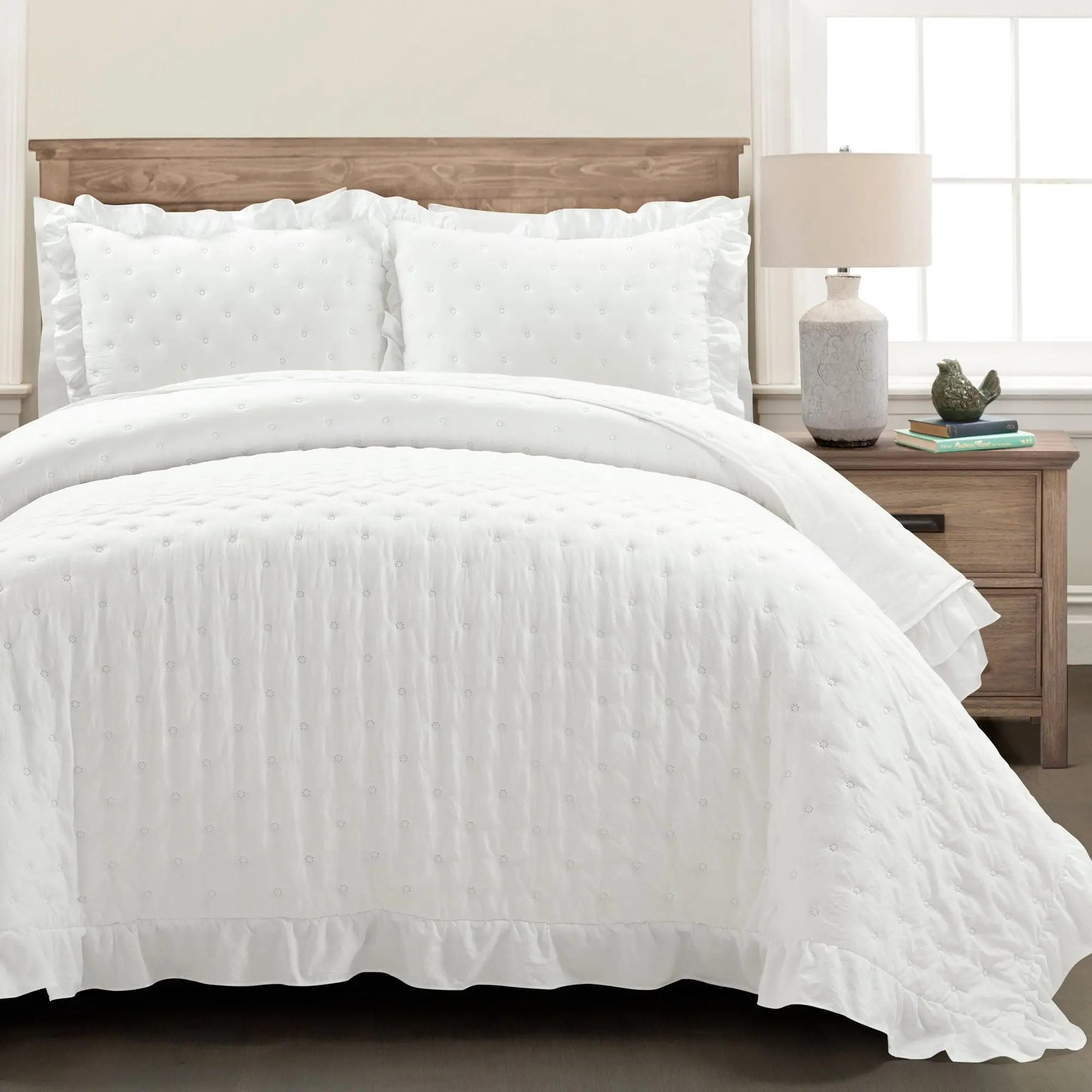 Lush Decor Reyna Ruffle Reversible Oversized 3 Piece Quilt Set Full/Queen/King Size Crinkled Fabric Quilted Tufts Ruffled Edges Cozy Cottage Style