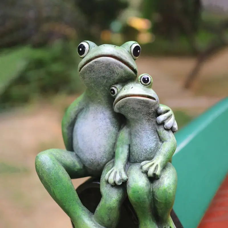 Heartwarming Mother and Son Frog Resin Sculpture, Decorative Animal Statue, New Year Creative Gift, Garden Statue, Outdoor Decoration, Home Decor, Statue Decorations