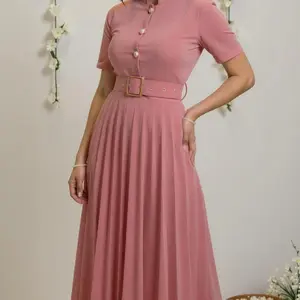 Elegant Pleated Maxi Dress with Belted Waist and Short Sleeves for Women