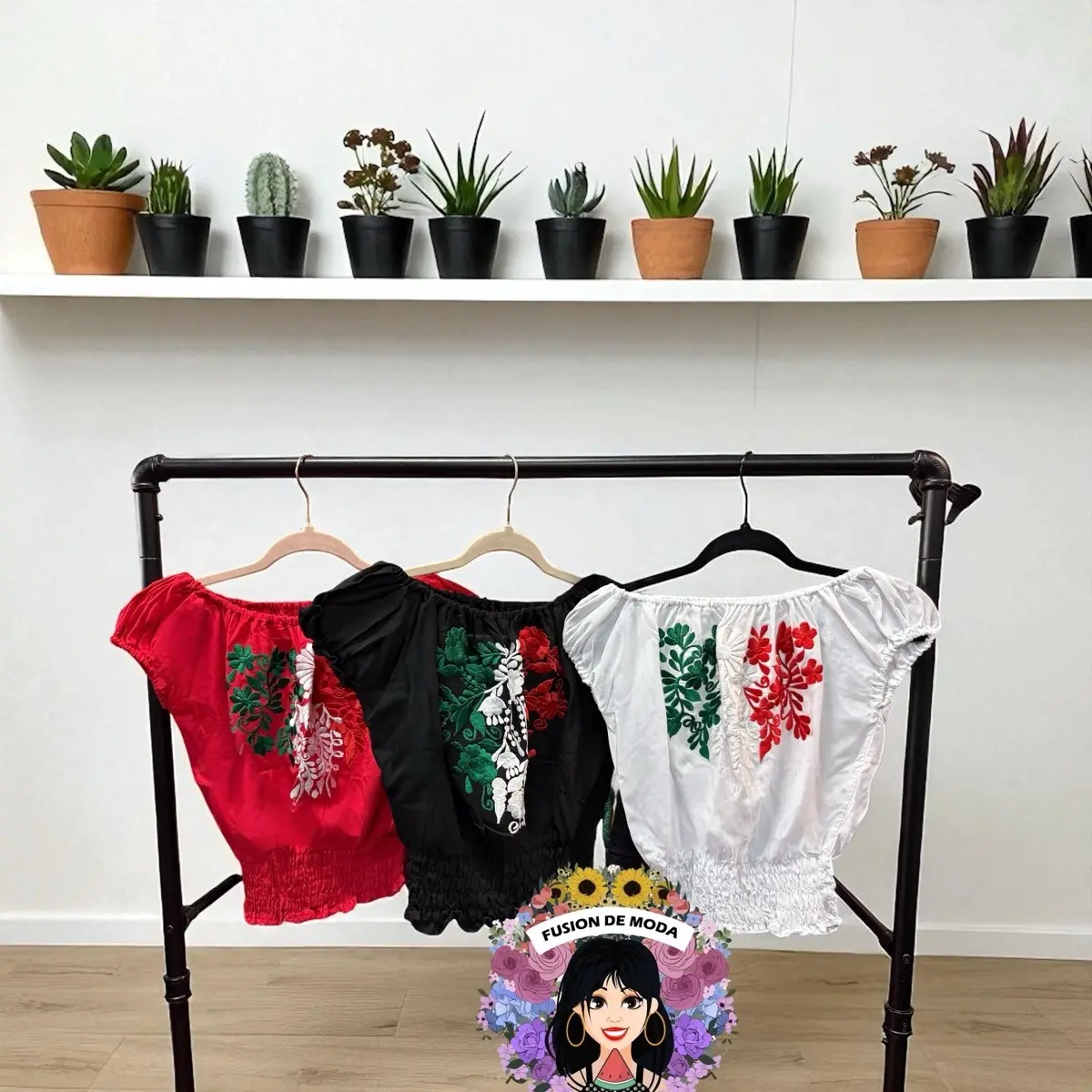 Blusa ollita bordada tricolor en rayón