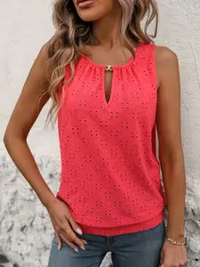 A women's rose-red metal-studded round-neck open-knit fabric pullover suitable for casual wear and versatile for both work and leisure.