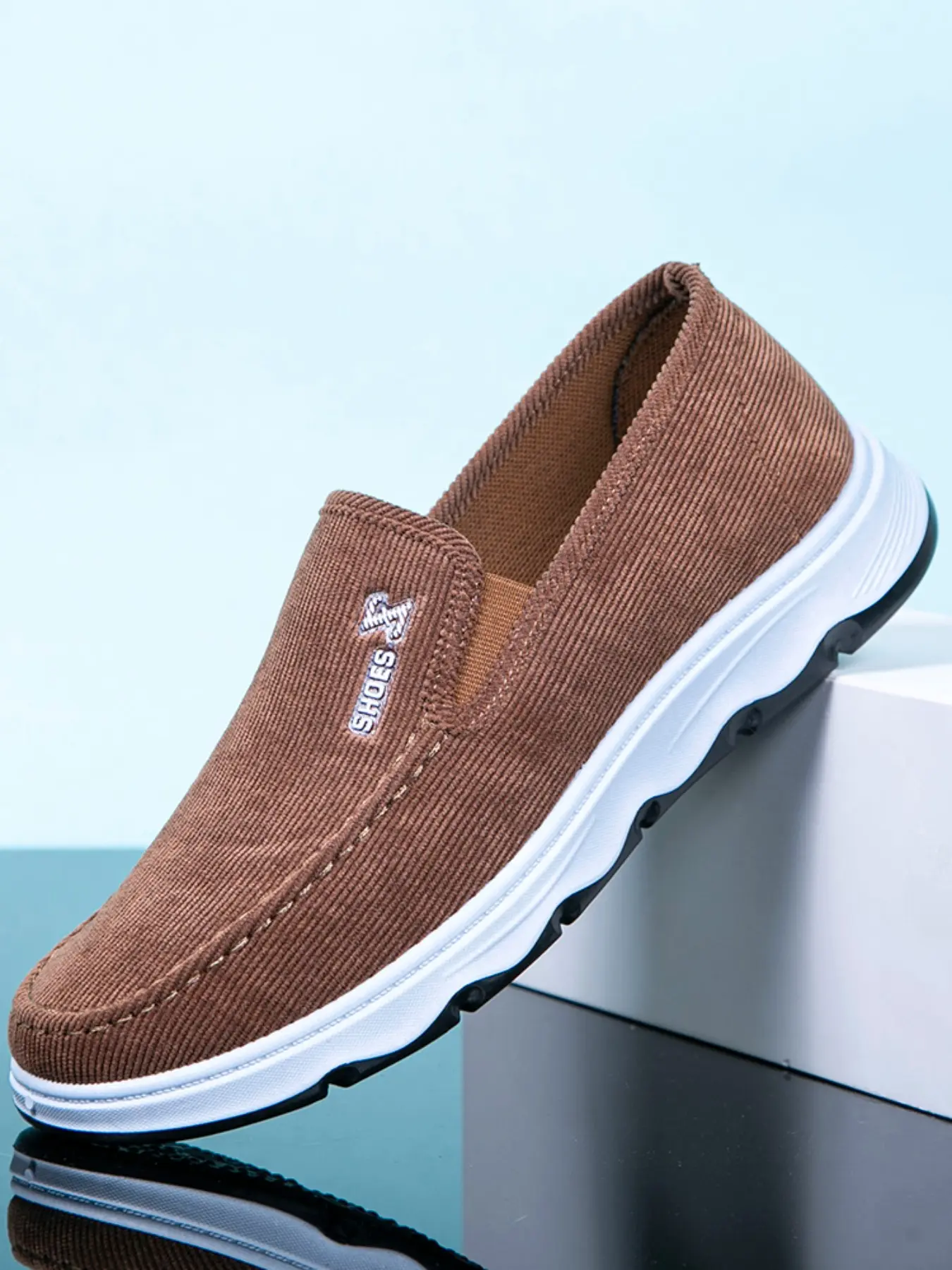 Old Beijing Cloth Shoes for Men, Ultra Soft Sole, Lightweight and Comfortable, Slip-On Design, Spring and Fall, Dad Shoes for Middle Aged and Elderly, Walking Shoes