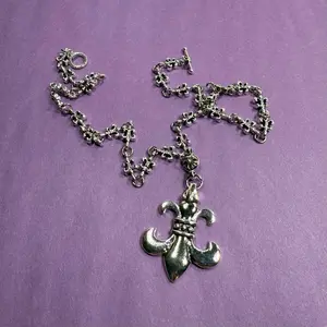 Heavyweight Flower Necklace Vintage 50cm Unisex Stainless Steel Chain Jewelry with Unique Floral Design for Men and Women Retro Style