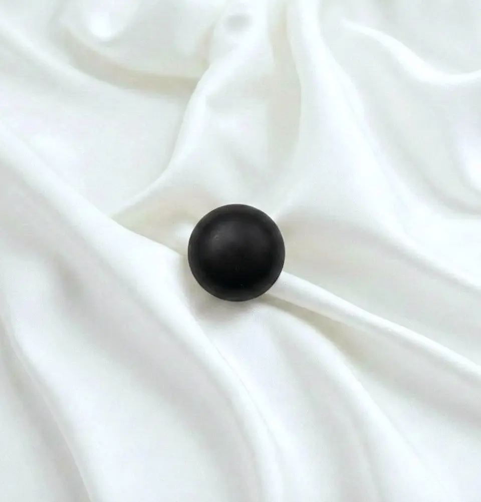 Matte Magnetic Hijab 'Pin' - Black