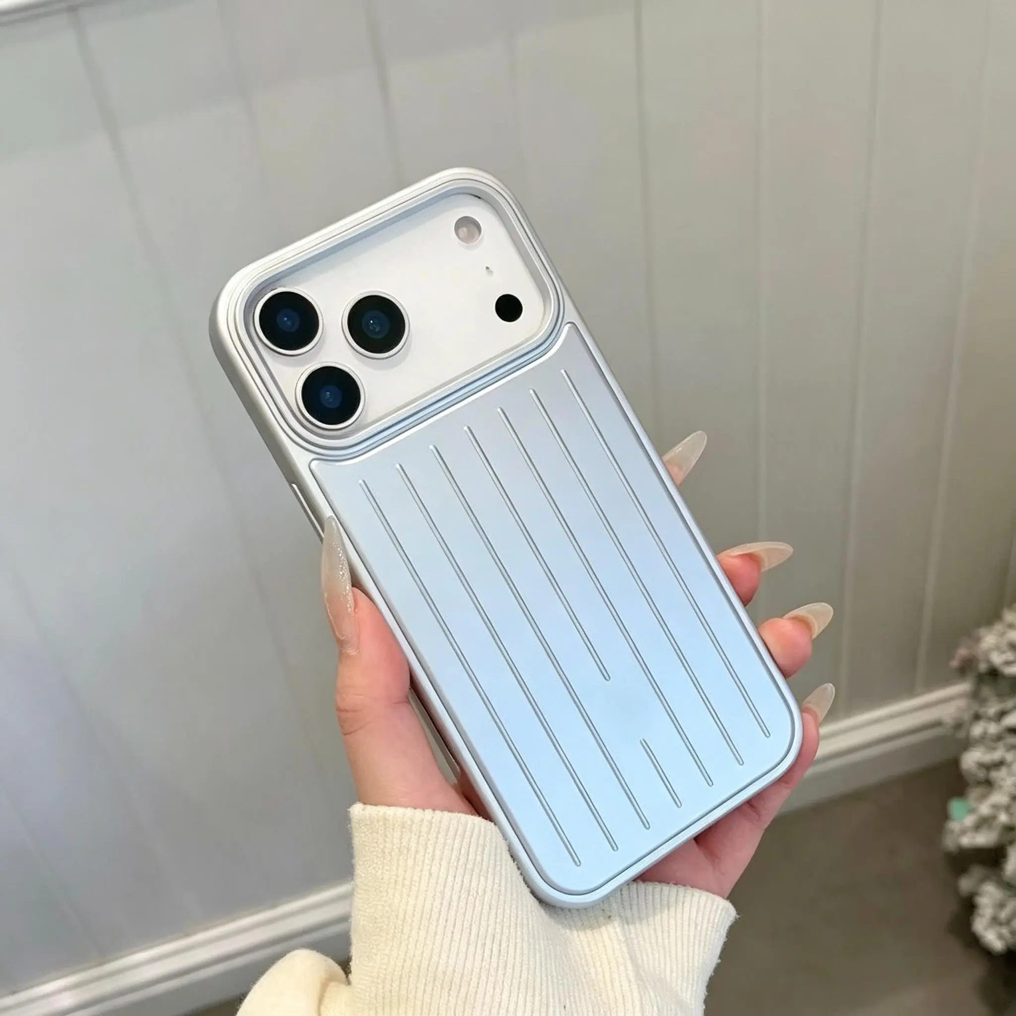 Luxury-Vertical Lines Design Suitable for iPhone 17 Promax Phone Case Cover, Hard phone cover, New 16 Pro, 16 Plus Couples, 15 Pro, Small And Exclusive Style, High-End Feel, Iphone 14 Pro All-Inclusive Anti-Drop Protection, 13, Shockproof, Aesthetic