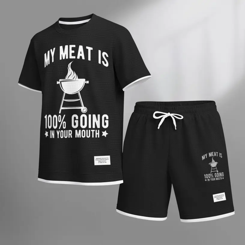 Men's Barbecue Theme print drawstring shorts set for spring/summer, a casual summer outfit including a short-sleeved shirt and shorts, suitable for everyday wear and sports. A two-piece set for a relaxed and energetic lifestyle.