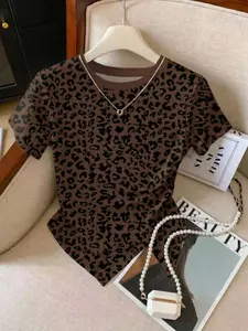 Women's New Spring Summer Leopard Print Asymmetrical Pattern Round Neck Slim Fit T-Shirt, Cute Casual Short Top for Vacation, Commute, Party