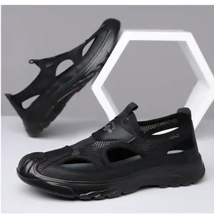 Breathable Men's Hooded Sandals with Hollowed Out Mesh Holes, Outdoor Lightweight Sports And Leisure Beach Shoes