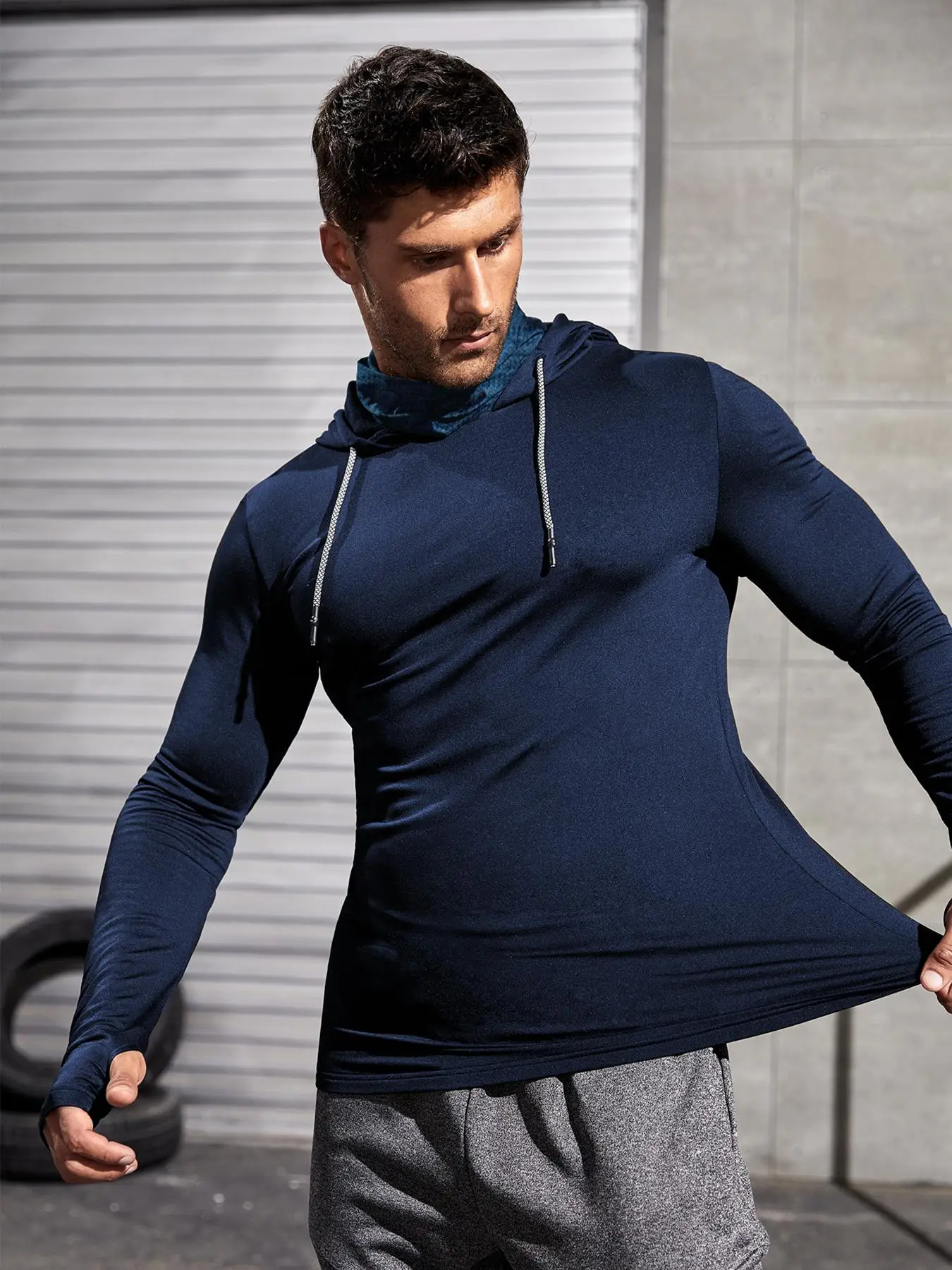 Men's Slim Letter Print Thumb Hole Long Sleeve Sports Rashguard, Casual Drawstring Hooded Sports Top for Spring & Fall, Men's Sportswear Clothing for