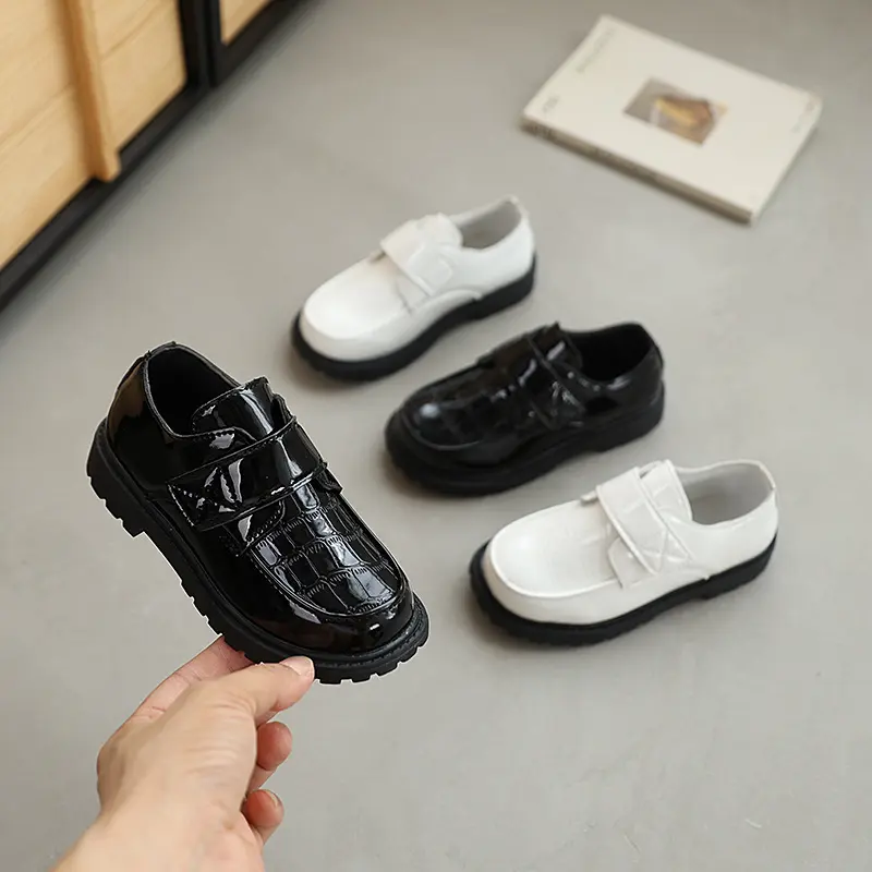 Boys' New Black Soft-Soled Flat Student Shoes, Youth Fashion Shoes for Spring-Autumn School Performances, Low Top Shoes, Plain Pattern Shoes