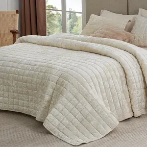 Quilt Set  Size - Luxury  Comforter Bedding Set 3 count, Lightweight Soft Cozy Shiny Cream White  Bedspread Coverlet for  Seasons with 2 Pillow Shams