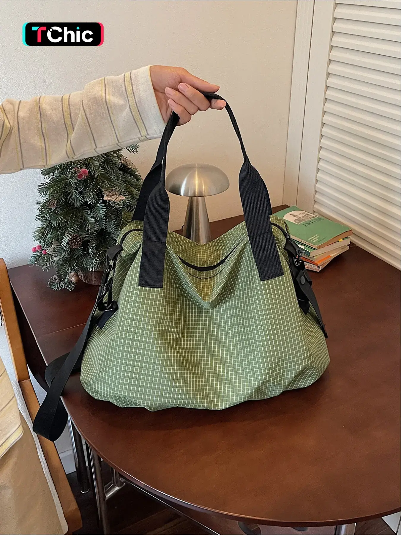 Lazy Style Pattern Dual Use Large Capacity Tote Bag, Convertible Tote Bag, Relaxed silhouette, wide contrasting shoulder straps are comfortable. Can be carried by hand or slung over