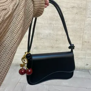 Adjustable shoulder purse - Black
