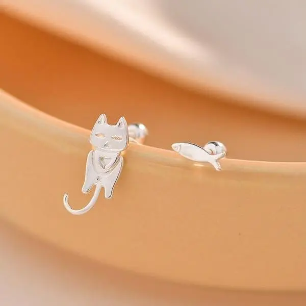S999 Pure Silver Asymmetric Cat and Fish Earrings, 2-Strap Unique Design, Personalized Creative Screw-Back Earrings for Women's Fashion Jewelry