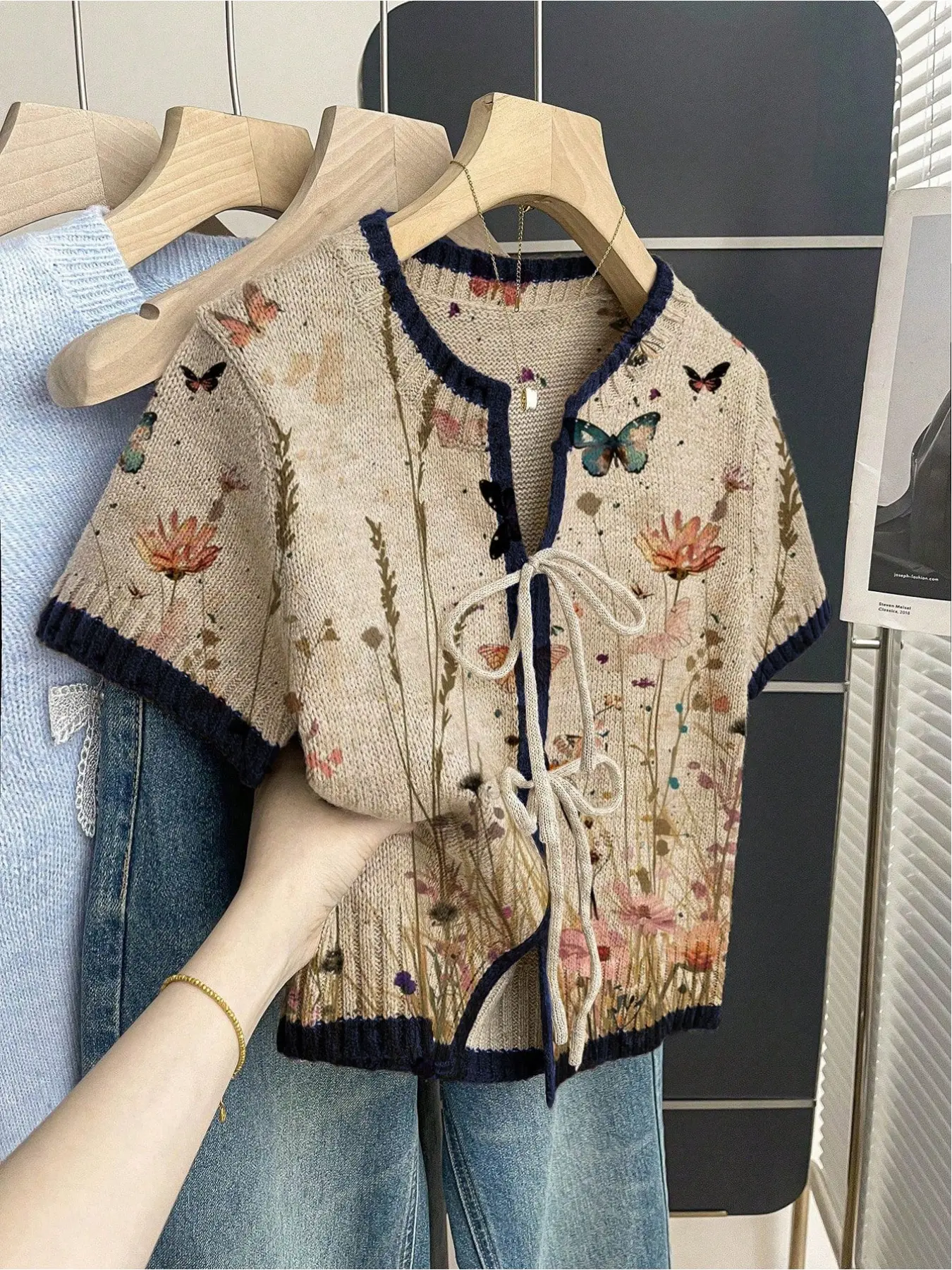 Women's khaki bohemian vacation short-sleeve knit top. Loose round neck, contrast grass print, front tie and contrast piping. Casual Boho Breathable Comfortable for spring & summer casual wear.