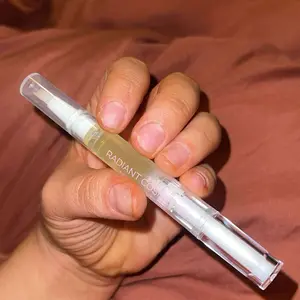 Product Review of Radiant Cosmetics Nail Growth Oil - 100% Organic, Moisturizing, Growth, Strengthening, and Brightening Formula with Vitamins and Fatty Acids for Overall Nail Health from C**k