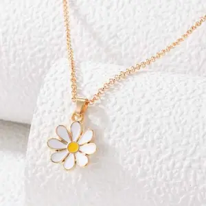 European and American minimalist white oil dripping flower necklace fashionable Japanese and Korean daisy single-layer collarbone chain for women