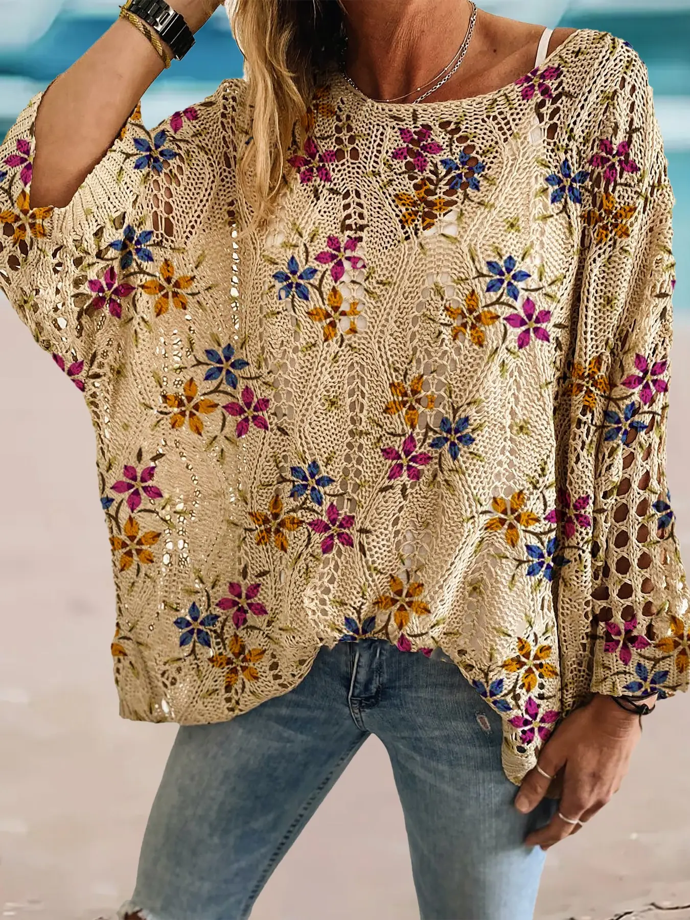 Spring and summer round-neck diamond hollow Cutout batwing-sleeve top, bohemian floral print, casual layering blouse for beach vacations, Women