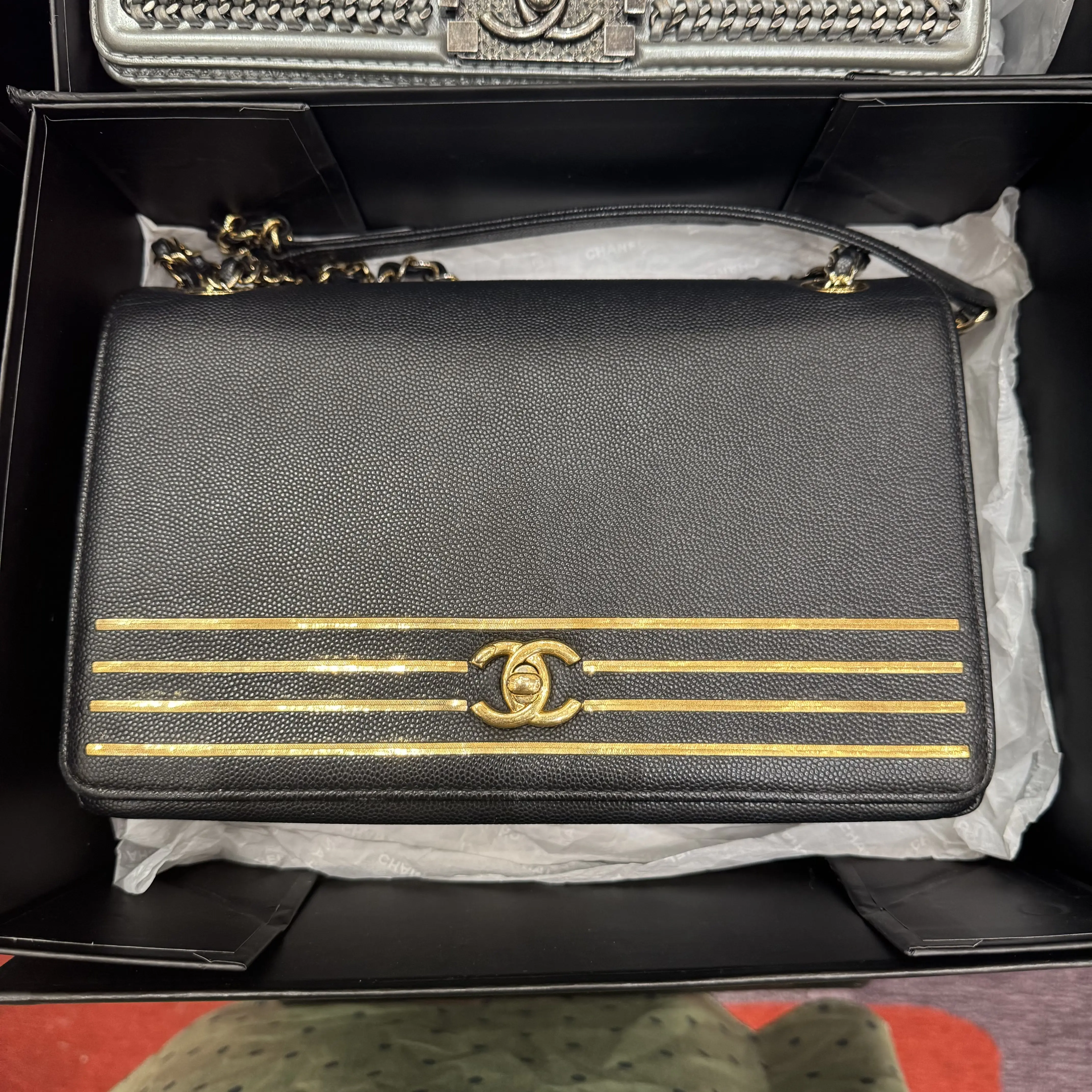 Pre-owned Dior Chanel Black Chain Crossbody Bag with Gold Mouth Detail, bz0529017, No